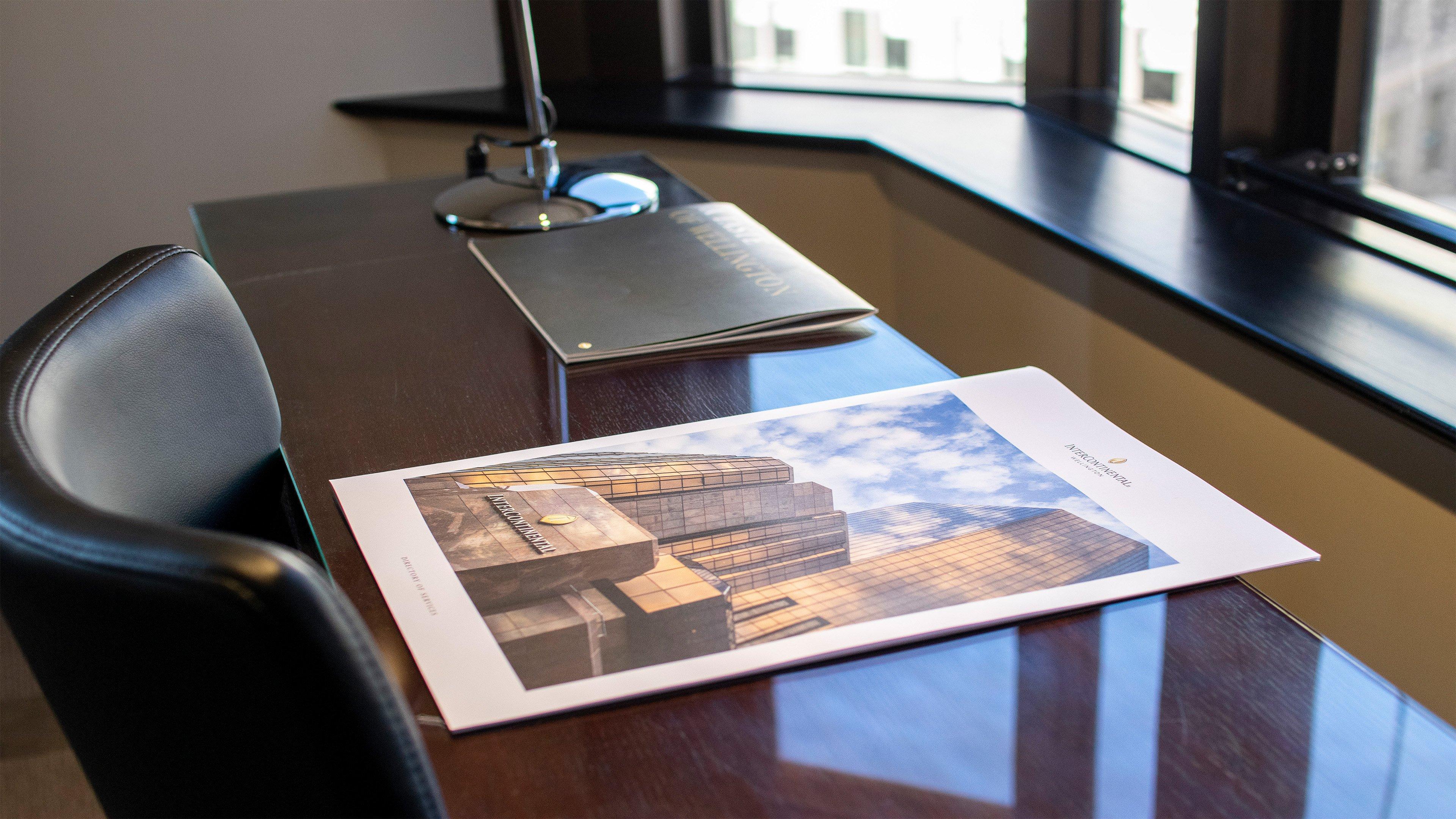 อินเตอร์คอนติเนนตัล เวลลิงตัน Hotel ภายนอก รูปภาพ A desk with a portfolio